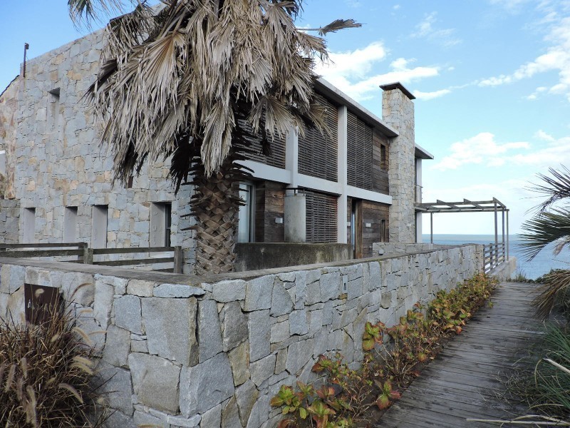 Casa en alquiler sobre el mar 